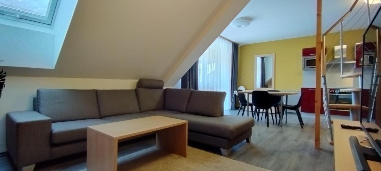 Jbx Resort Hotel Albatros Predni Vyton Ngoại thất bức ảnh